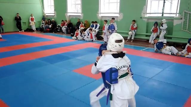 WTF Тхэквондо 18,03,2017. Марк в синем шлеме. смотреть онлайн