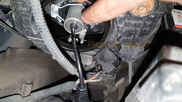 Honda fit 2009 Headlight bulbs replacement. смотреть онлайн