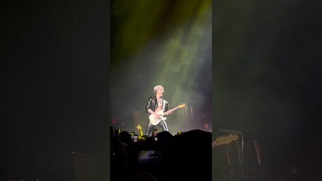 The Last Rockstars - Guitar Duel (Sugizo & Miyavi) - 2/3/2023 NYC смотреть онлайн