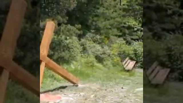 la Croce di Cirene, scultura di Umberto Squarcia Jr, via Francigena, Berceto (PR), 2018 смотреть онлайн