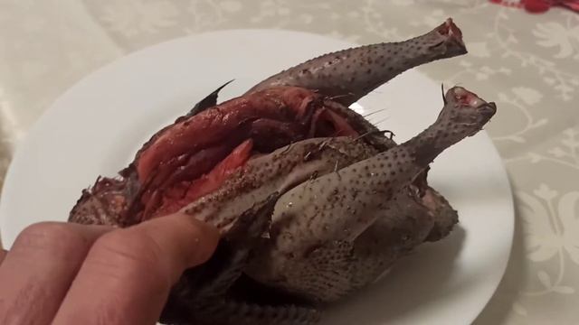 курица Ухейилюй.... с черным мясом... такая уж она все-таки черная??? и как на вкус??? смотреть онлайн