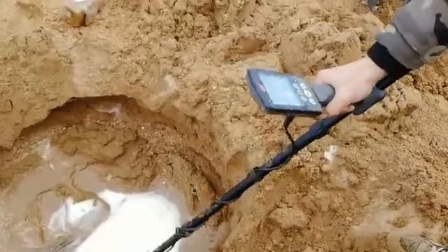 Коп на пляже, золото Сарматов!! НАШЛИ СУНДУК часть первая смотреть онлайн