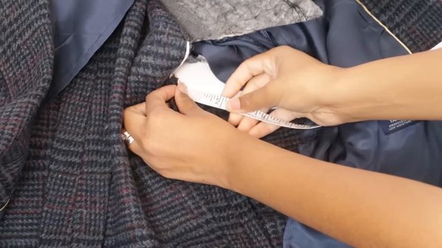 Turn a Men's Blazer Into a Woman's Blazer | UPCYCLED TO FIT! смотреть онлайн