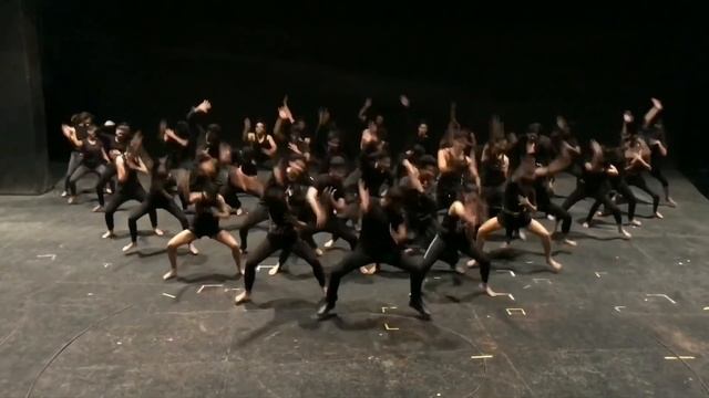 Le Gayi Le Gayi | Dil Toh Pagal Hai | Tribute to Shiamak Davar смотреть онлайн