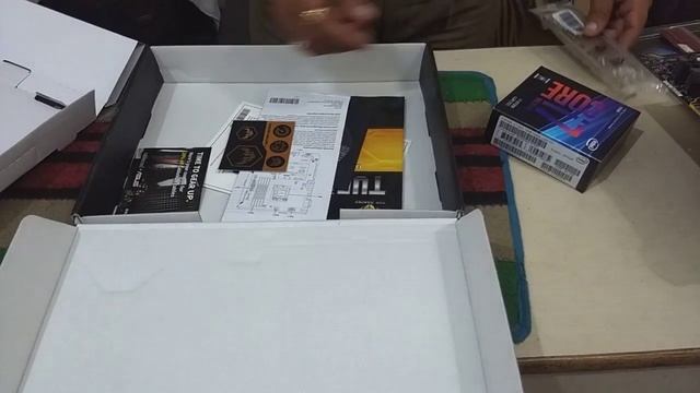 Unboxing Intel 8th Gen Core i7 8700K Processor in HD (Sai Computer) смотреть онлайн
