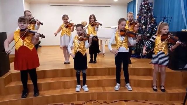 Песня Жабки на скрипке. Ансамбль скрипачей смотреть онлайн