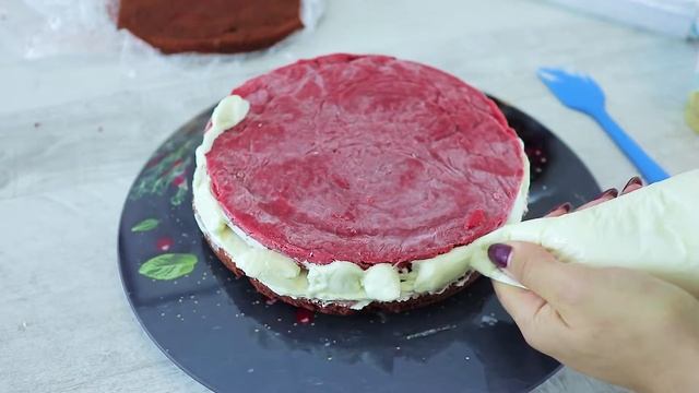 Красный Бархат с клубникой и творожно-шоколадным кремом. Когда надоел крем чиз. смотреть онлайн