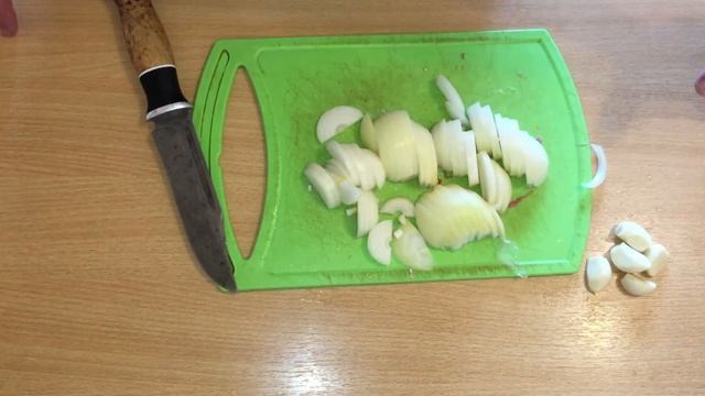 Бараньи ребрышки печёные в казане. смотреть онлайн