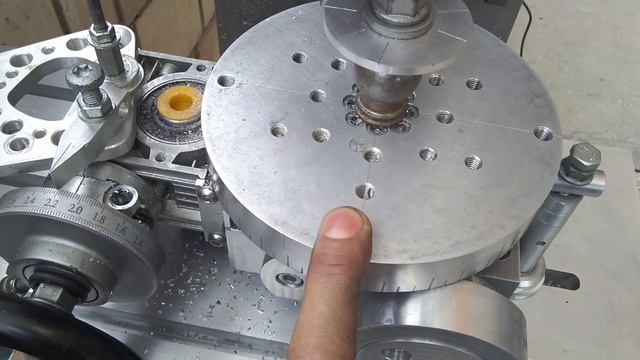 Гравировка делений поворотного стола/делительной головки. смотреть онлайн