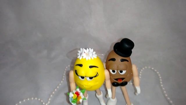 Casal de noivos MMs Biscuit смотреть онлайн