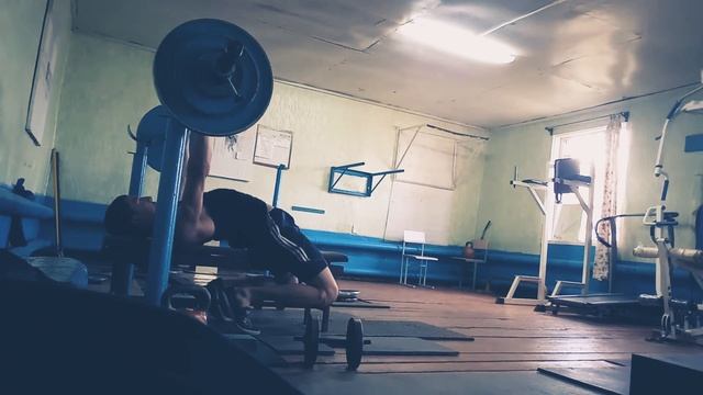 Жим лёжа при весе 70 кг смотреть онлайн