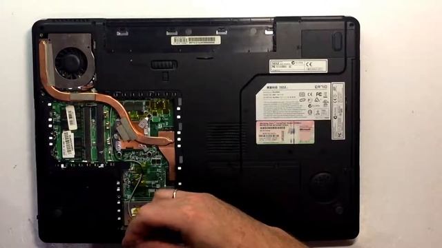 Как добавить ОЗУ (DDR) в ноутбук MSI ER710 MS-171B смотреть онлайн