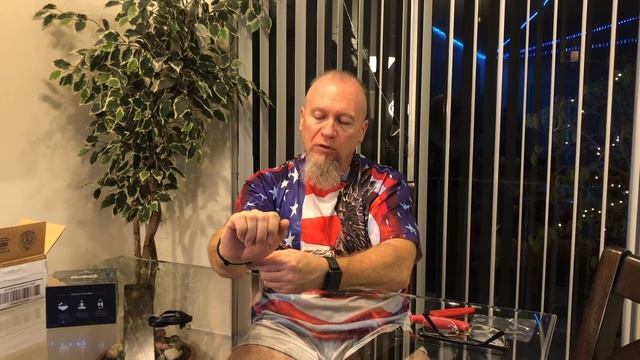 Распаковка самый умный браслет спортивный трекер который знает сколько чего вы съели. Healbe GoBe3. смотреть онлайн