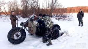 Самодельный каракат по снегу, застряли на бездорожье