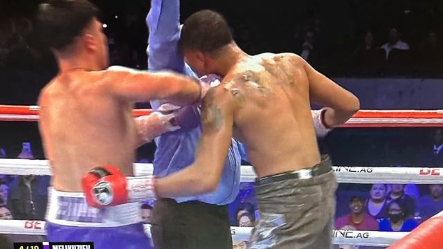 Bektemir Melikuziev Stops Alantez Fox In The 4th смотреть онлайн