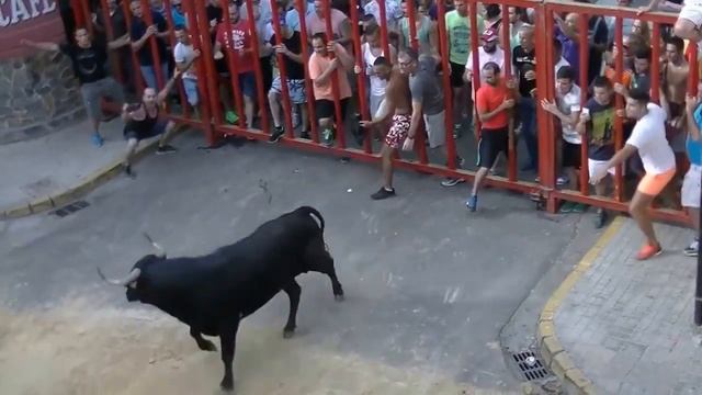 ОПАСНЫЕ РАЗВЛЕЧЕНИЯ "ЭНСЬЕРРО" смотреть онлайн