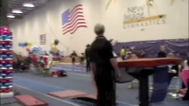 Leah's Level 5 Vault Routine at the 2011 Balloon Classic смотреть онлайн