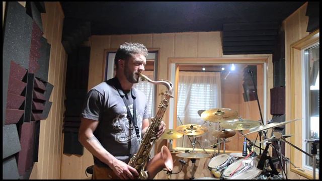 Ed Sheeran - Thinking Out Loud (Sax Cover by Eloy Villanueva) смотреть онлайн