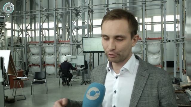 Батарейка размером с ангар. Как накопить и сберечь энергию с помощью сухих грузов? смотреть онлайн