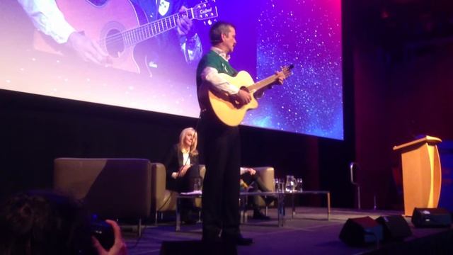 Space Station Commander Chris Hadfield sings "Danny Boy" for St. Patricks Day смотреть онлайн