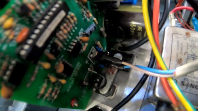 Ошибка E-02 на беговой дорожке. Сгорела плата или двигатель? Как проверить. Ремонт беговых дорожек. смотреть онлайн
