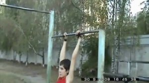 Михаил Баратов Первое видео на турнике (2008г)