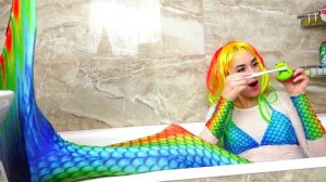 Bad Baby Чокнутые Принцессы Диснея Frozen Elsa & Mermaid w- Snow White Funny Story in Real Life