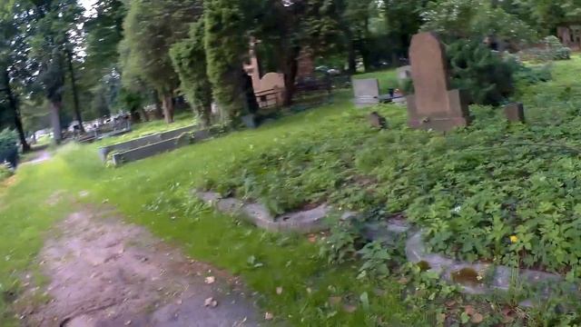 Кладбище в Лодзи, Польша. CMENTARZ W ŁODZI, POLSKA. смотреть онлайн