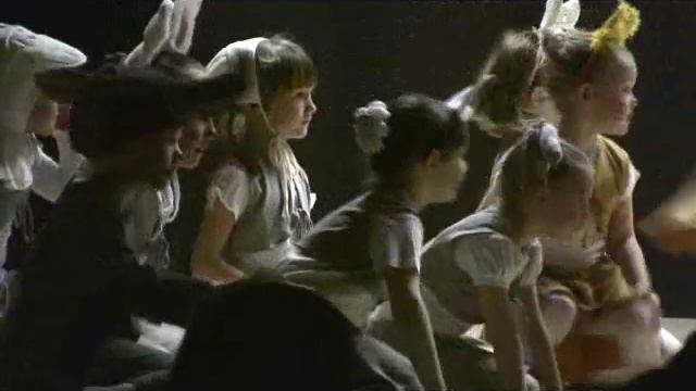 4 - SnowWhite (Танец Белоснежки и зверей) смотреть онлайн