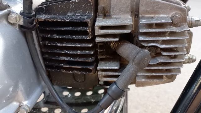 Engine sound and exhaust note of 1993 CD 100 SS. смотреть онлайн