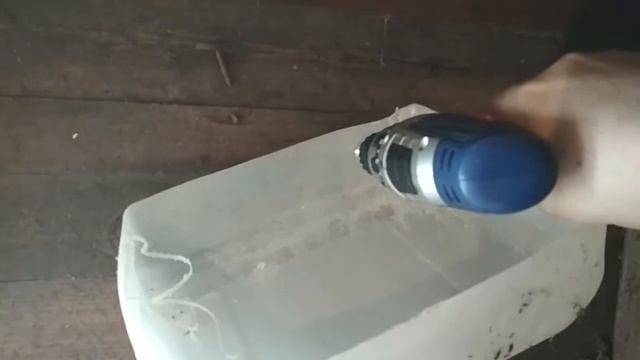 как сделать гнездо для кур из10л канистра смотреть онлайн