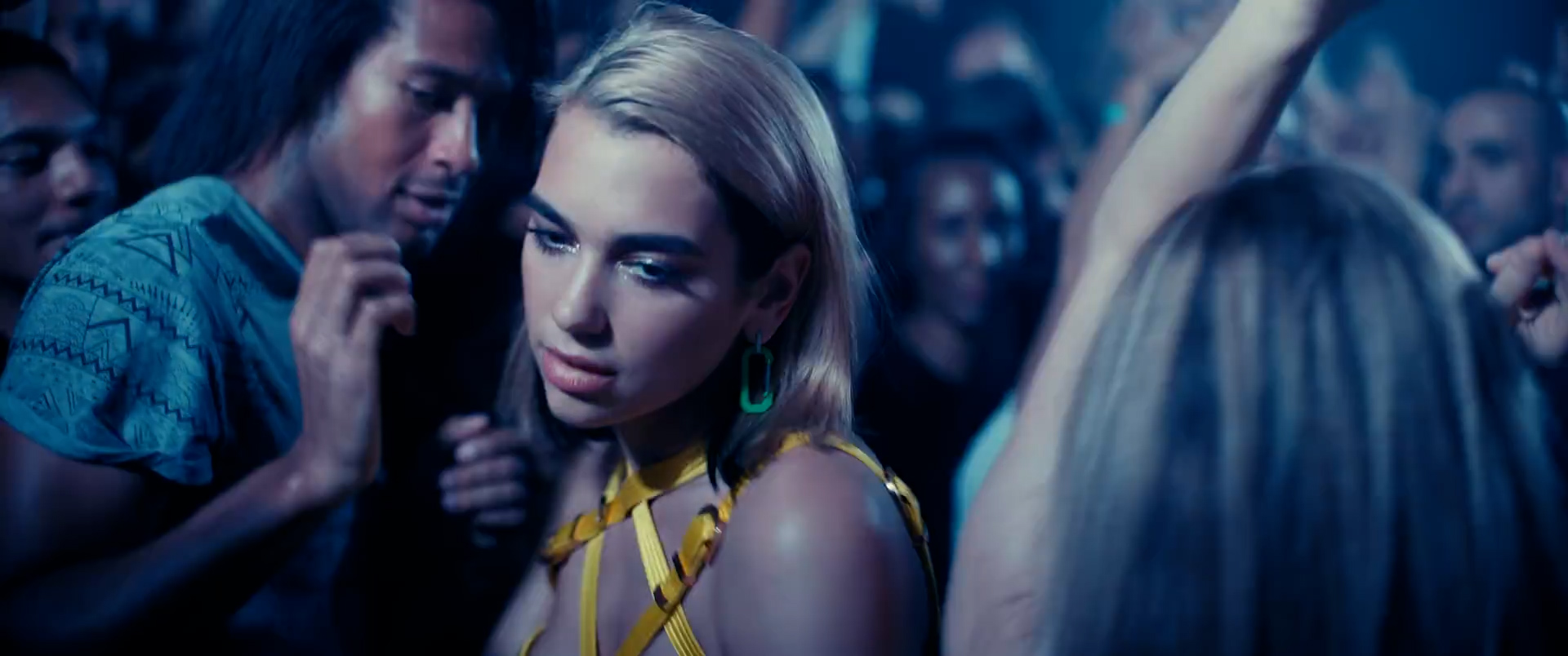 Dua Lipa - Don't Start Now (Official Music Video) смотреть онлайн
