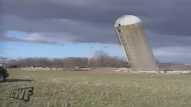 Неожиданное крушение башни смотреть онлайн