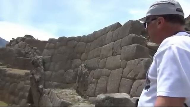 Перу.  Ольянтаитамбо. Мегалиты.