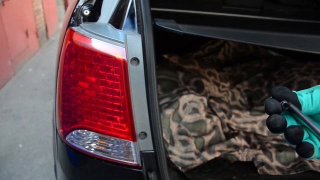Снятие задних фонарей и замена лампочек на Киа Соренто II (Kia Sorento II).