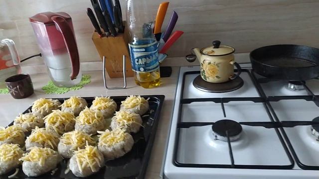 Пироги с тунцом и оливками