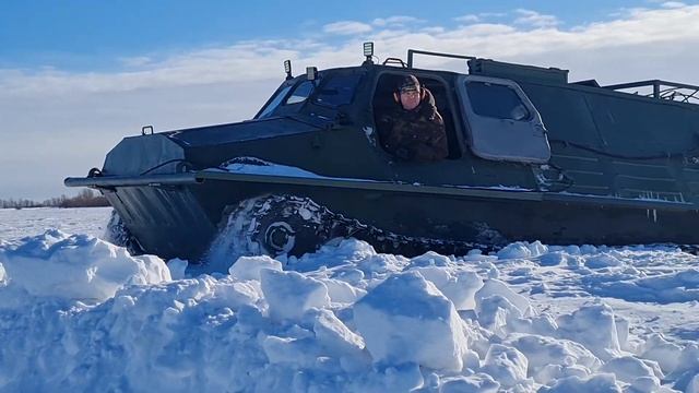 ГТТ БОРЕТСЯ С БРОВКОЙ НА АВТОЗИМНИКЕ!!! смотреть онлайн