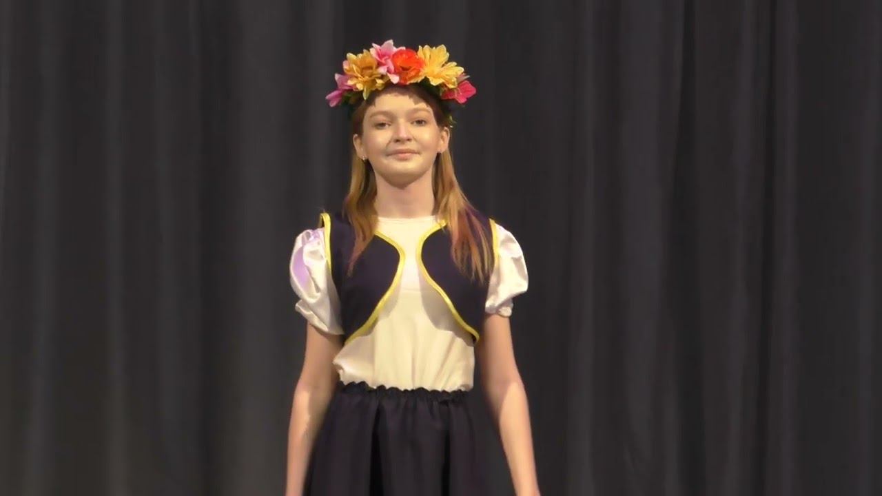 Юдахина Елизавета. Гляжу в озера синие. Областной этап конкурса сольного пения "Серебряный микрофон" смотреть онлайн