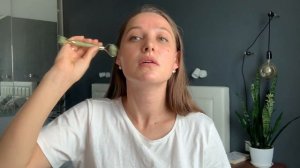 Делаю массаж нефритовым роллером. Лицо сразу молодеет ? Расскажу как не нарваться на подделку.