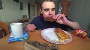 МУКБАНГ АСМР  ШОКОЛАД / ВАФЛИ С СУФЛЕ / СЫРОК ГЛАЗИРОВАННЫЙ - «ЧУДО» / ЧАЙ / EATING ASMR Mukbang#370