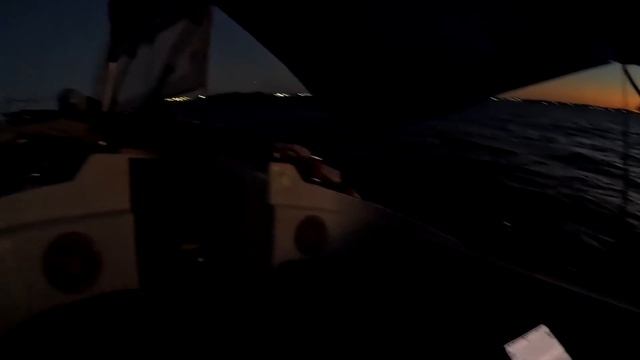 НОЧЬ В МОРЕ . Ночь в бермудском треугольнике . Идём на Нассау смотреть онлайн