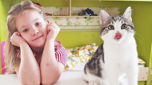 Лера и мама купили котенка