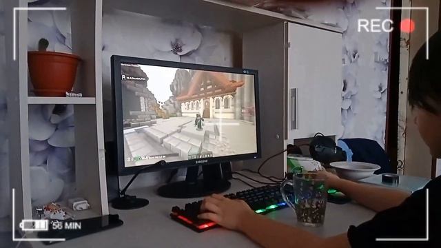 Спрятал камеру в комнате "Психбольница Лололошке" смотреть онлайн