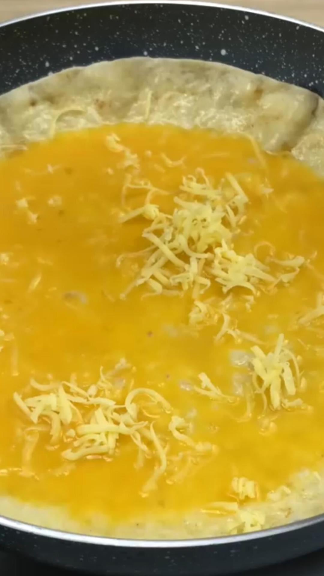 Просто вылейте яйцо на лаваш и результат вас удивит ! смотреть онлайн