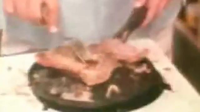 ناهد يسرى مع أشرف عبد الغفور وقمة الوساخة ... كلام وفعل.... ويقولو الفن رسالة ههههههه смотреть онлайн