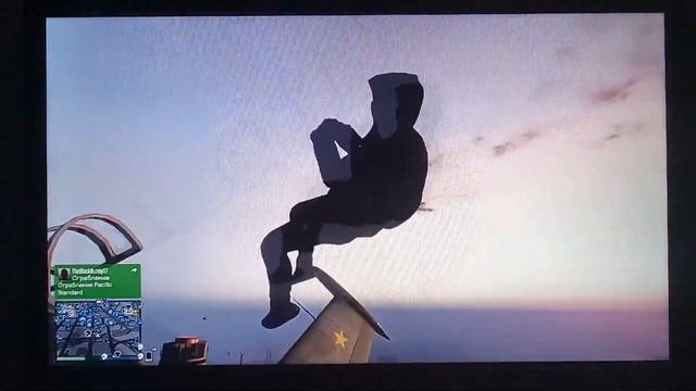 GTA 5 нереальние трюки на самолете залетел в окно. смотреть онлайн