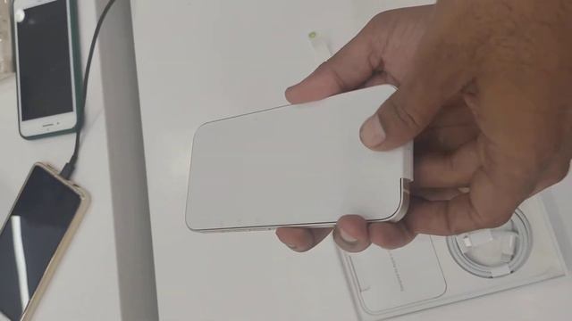 iPhone 14 starlight colour смотреть онлайн