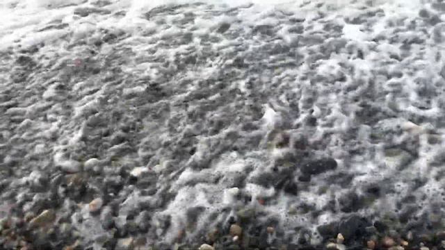 Как звучит море на каменистом берегу. Шум волн смотреть онлайн
