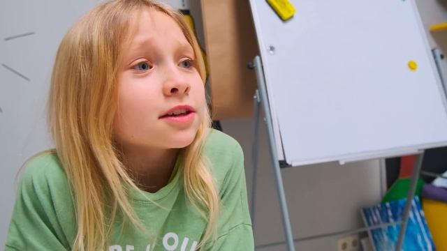 В школе навый парень! Маргарита придумала план! смотреть онлайн