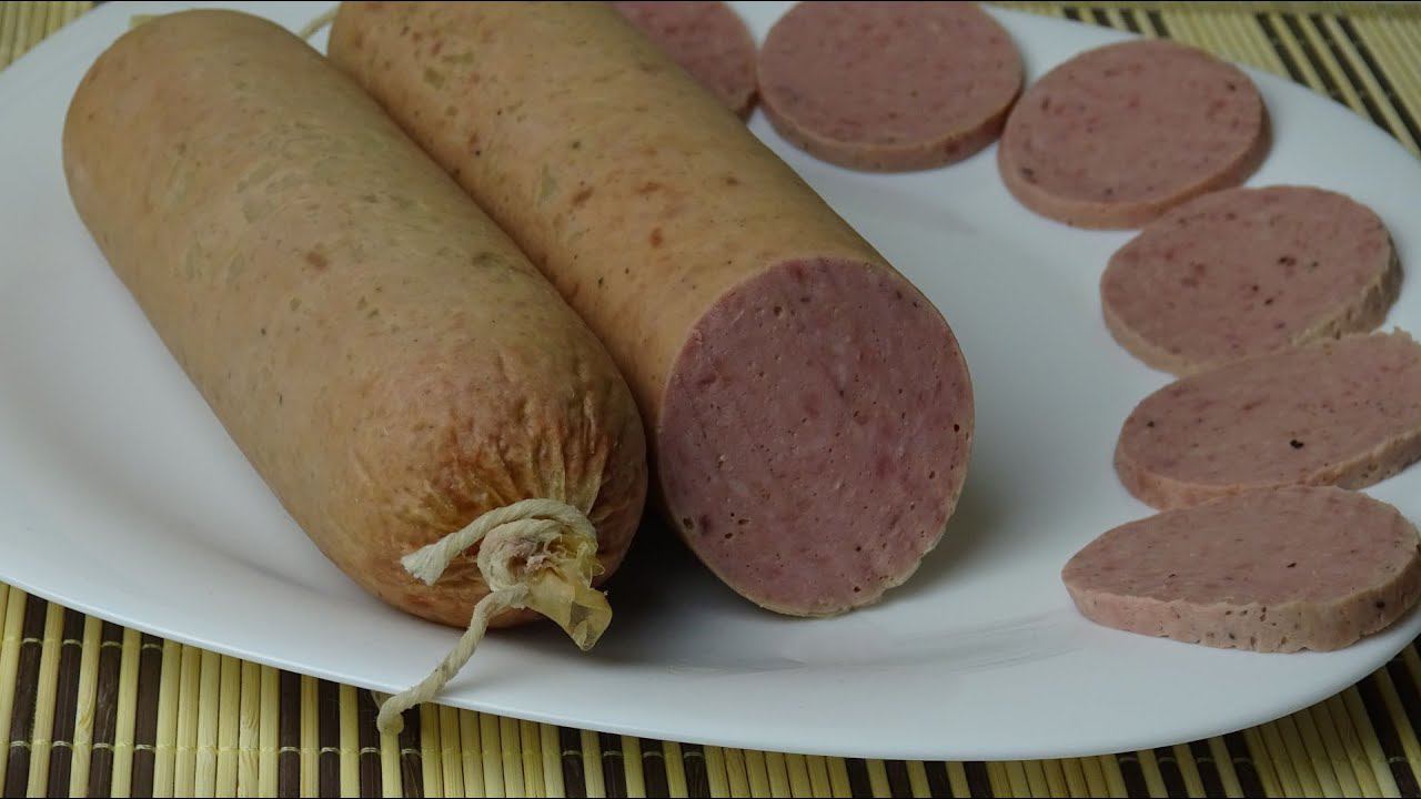 Нужна ли "химия" в домашней колбасе? Рецепт колбасы Молочной высшего сорта. смотреть онлайн